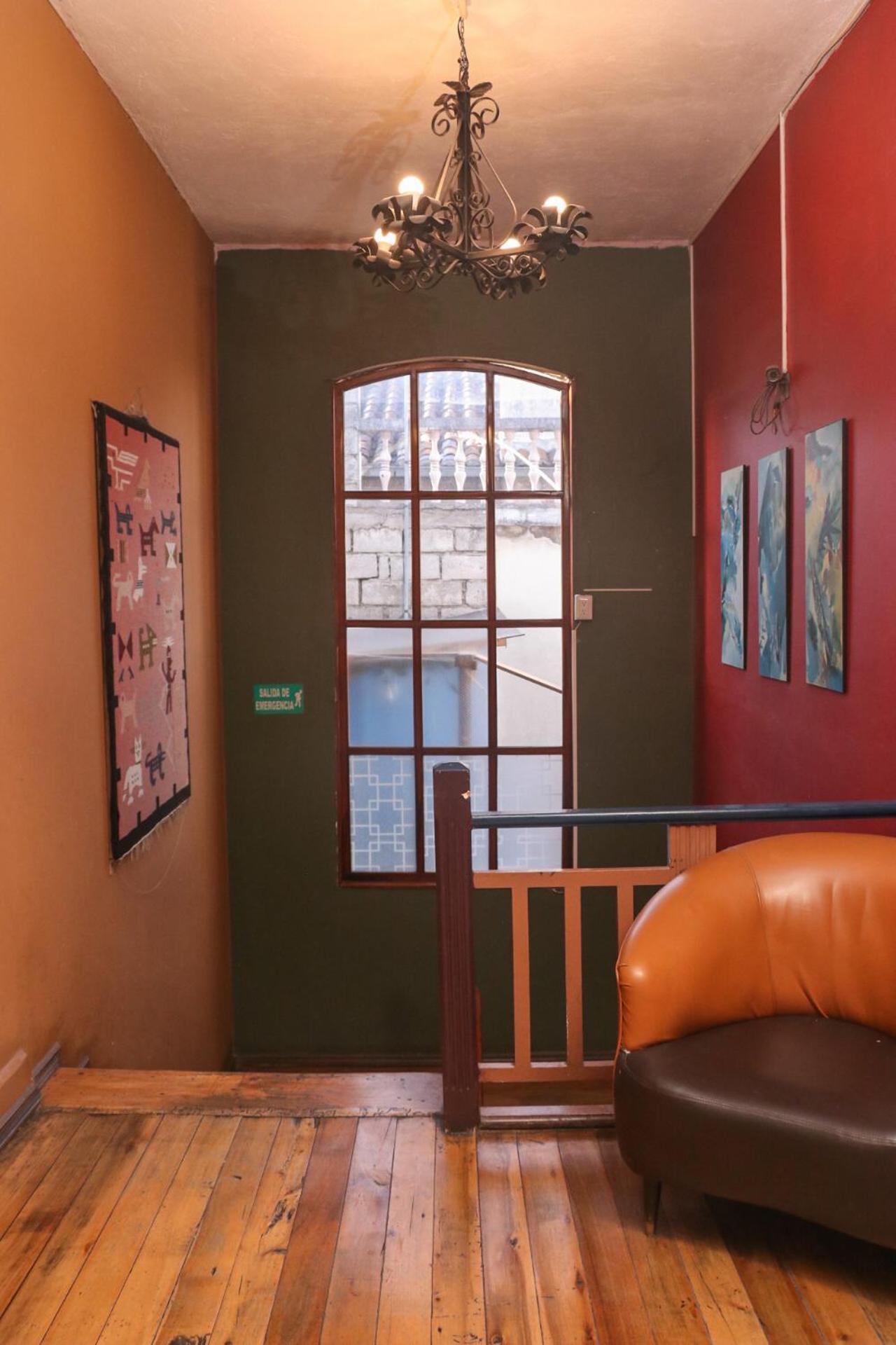 Blue House Youth Hostel Кито Экстерьер фото
