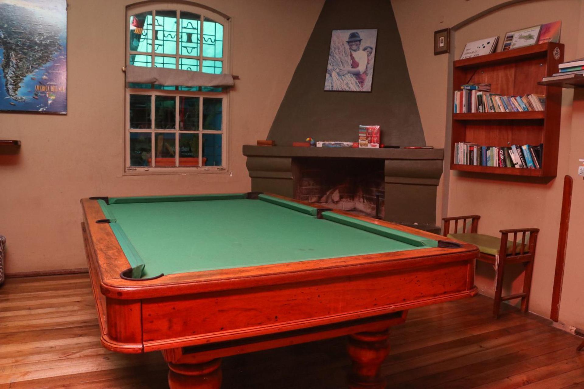 Blue House Youth Hostel Кито Экстерьер фото