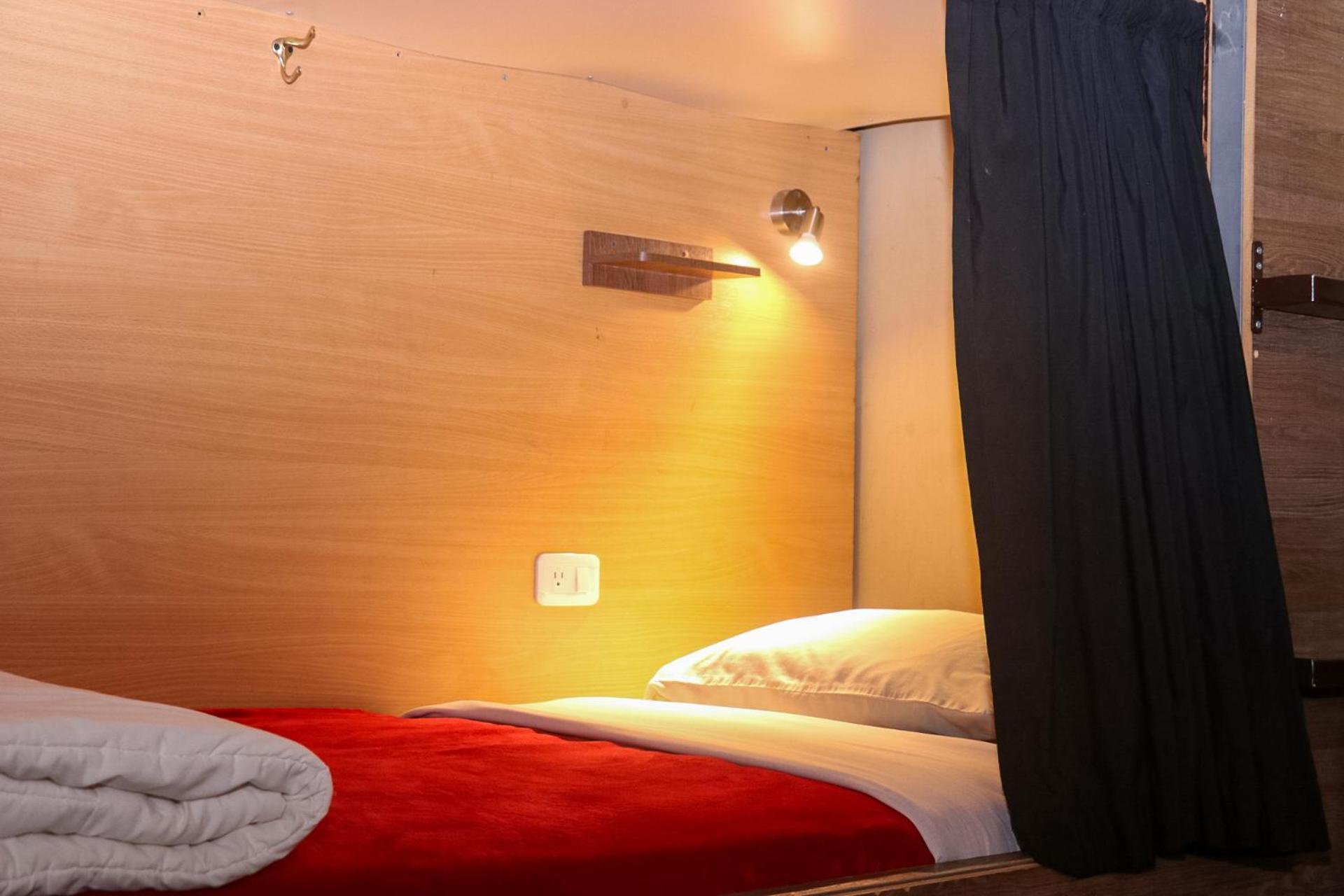 Blue House Youth Hostel Кито Экстерьер фото