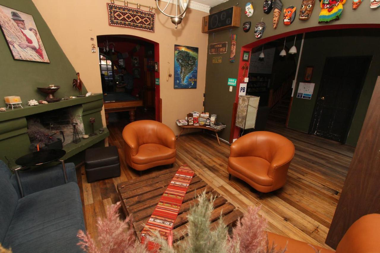 Blue House Youth Hostel Кито Экстерьер фото