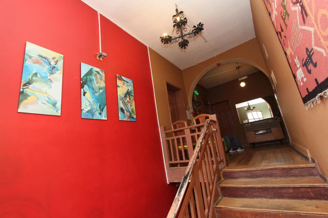 Blue House Youth Hostel Кито Экстерьер фото