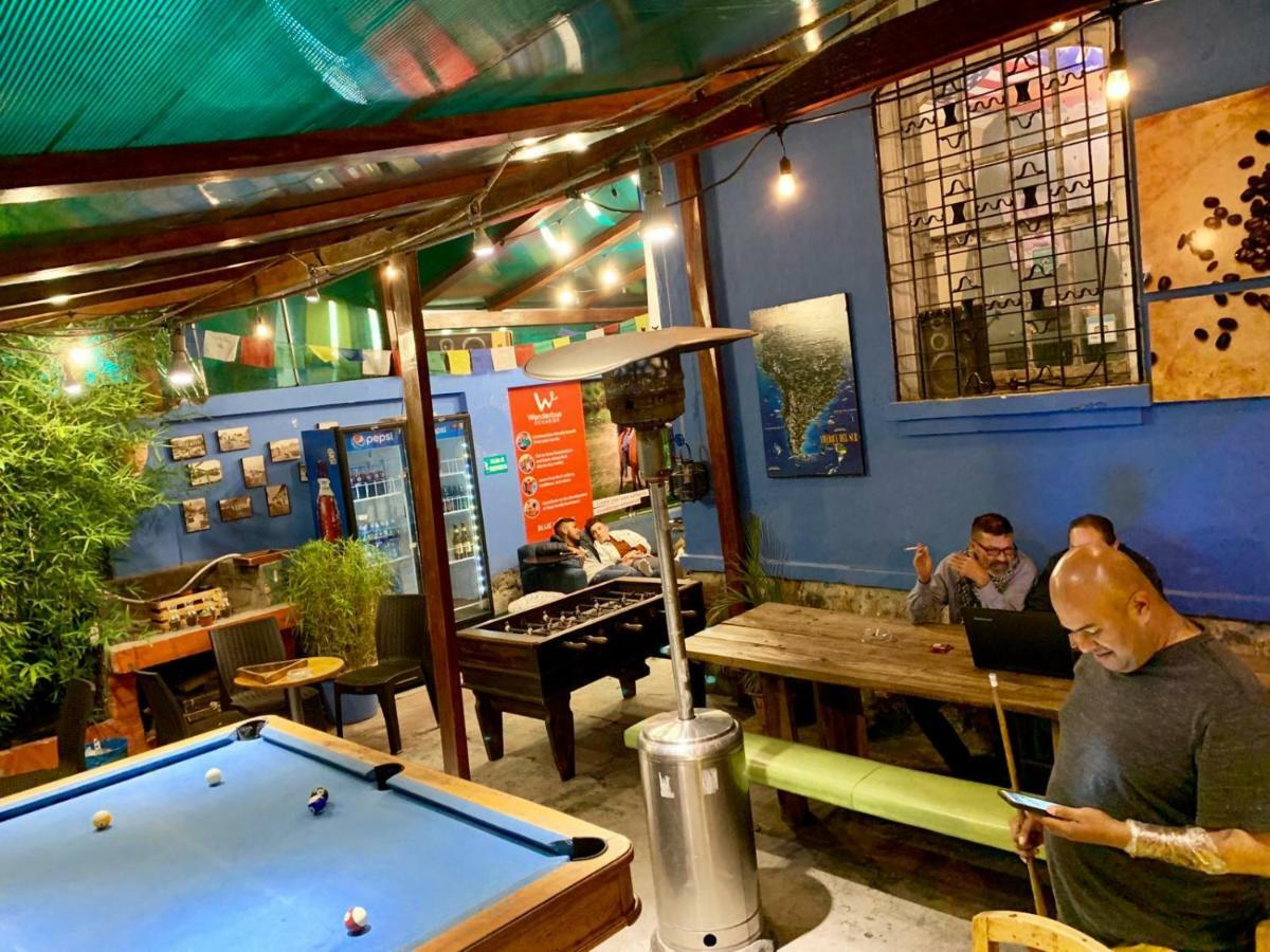Blue House Youth Hostel Кито Экстерьер фото